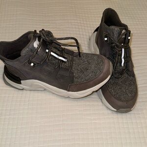 Sorel kinetic Breakthru Caribou size 6.5 Women’s NWT